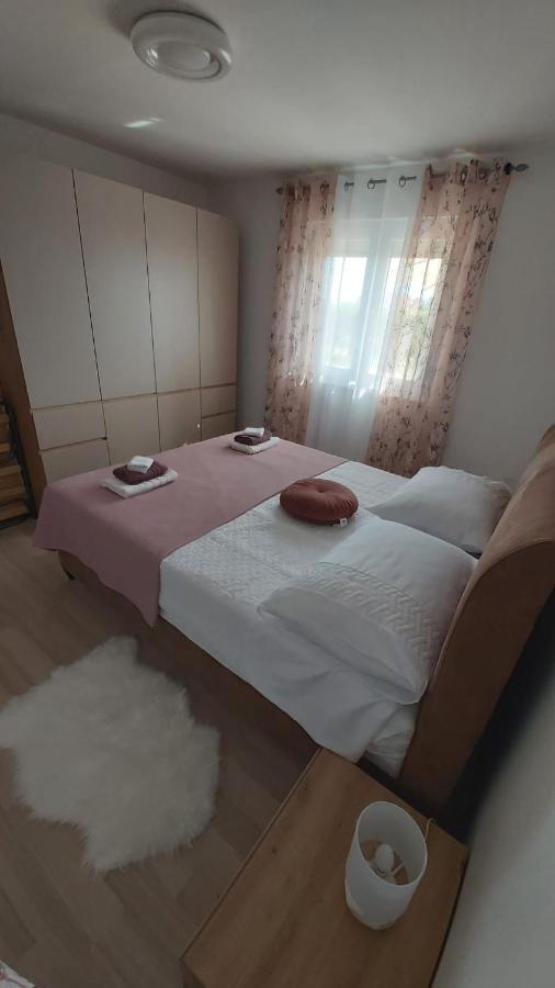 Luka Daire Galovac  Dış mekan fotoğraf