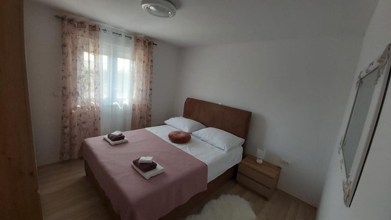 Luka Daire Galovac  Dış mekan fotoğraf